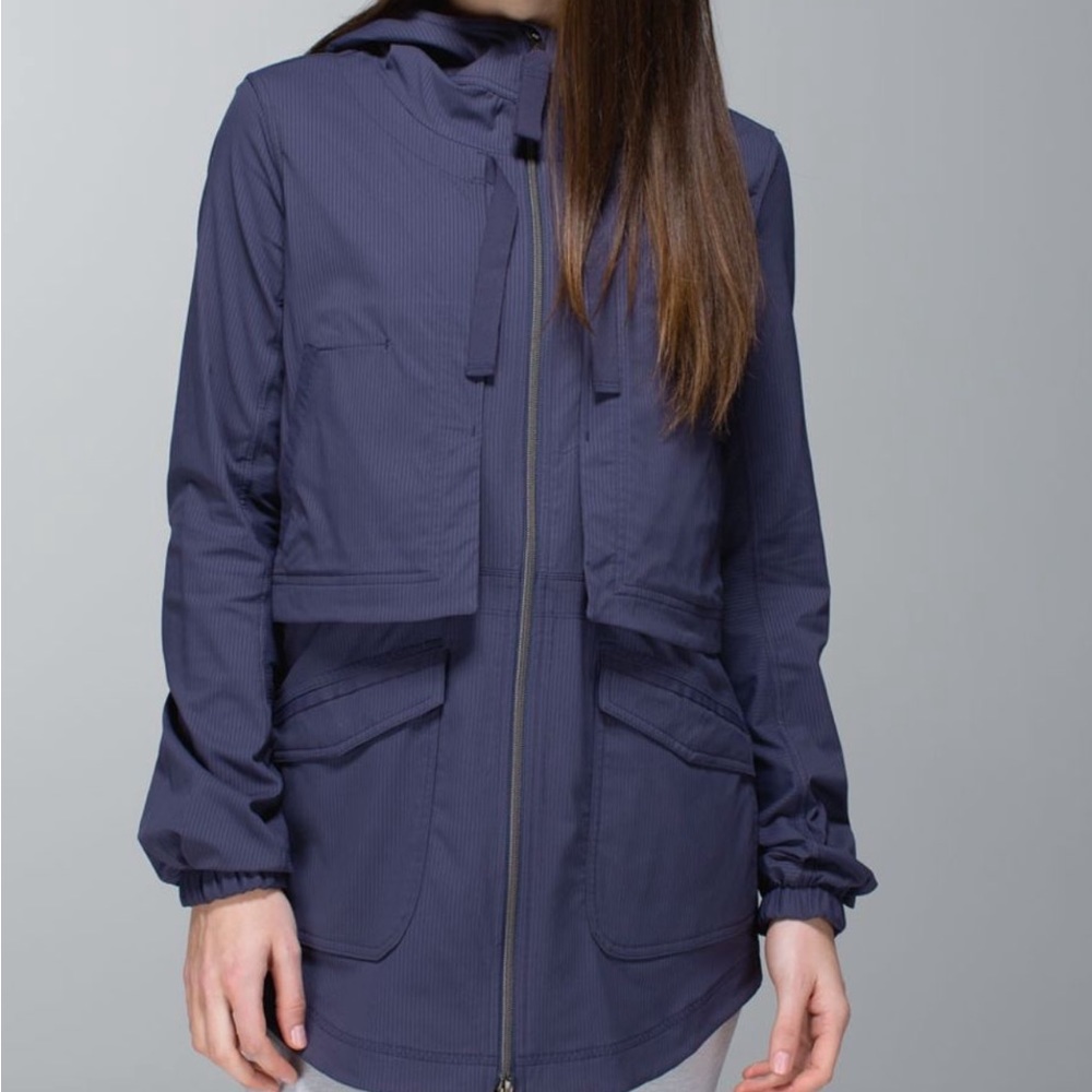 Lululemon Long yogini Anorak size 6 Cadet blue
